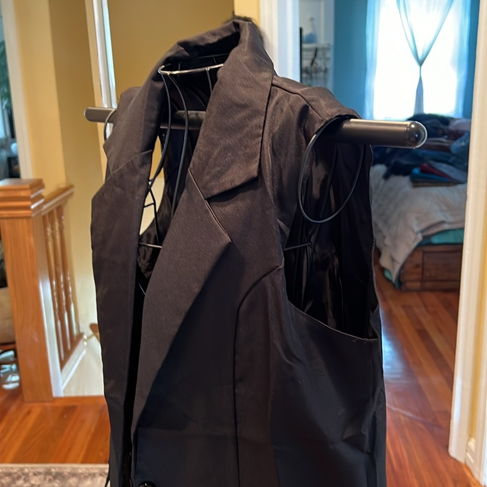 Vest - Picture 3 of 3